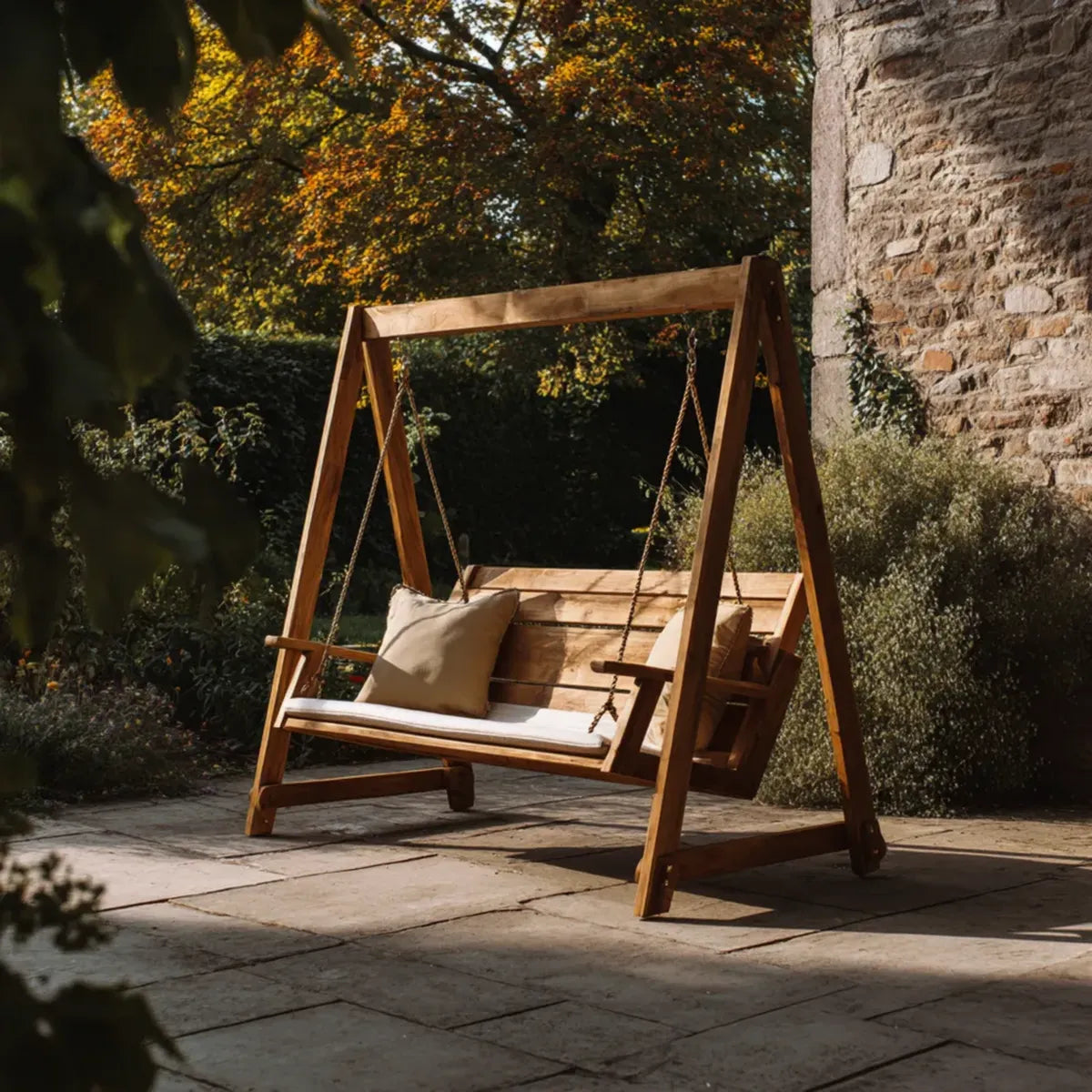 Balancelle de jardin 2 places marron en bois massif d'acacia avec coussins beige 170 x 120 x 175 cm